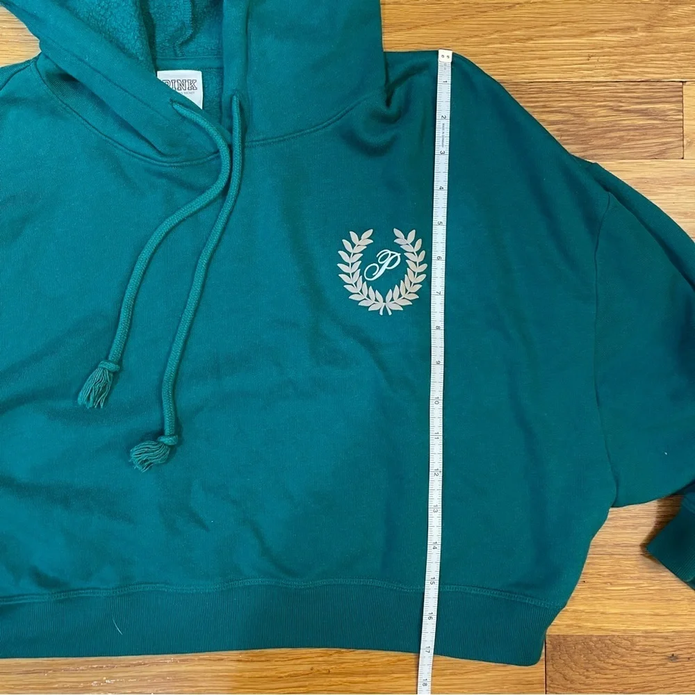 PINK Victoria’s Secret Crop Hoodie Sweatshirt in Green - Size Medium